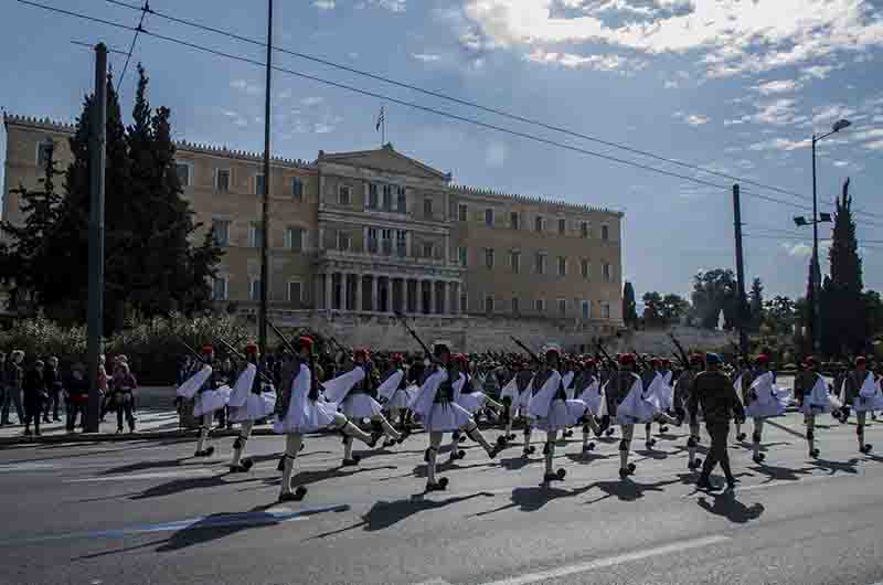 148 - Grecia - Atenas - El Parlamento - cambio de guardia